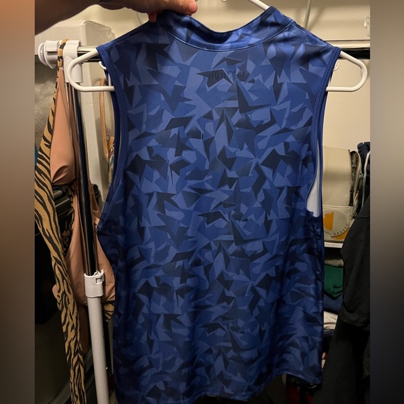 Sleeveless golf top - Picture 2 of 3